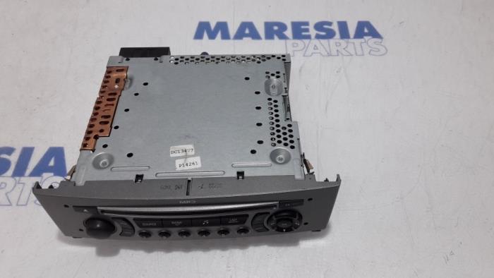 Używane Radioodtwarzacz CD Peugeot 308 (4A/C) 1.6 VTI 16V Cena € 75,00 Procedura marży oferowane przez Maresia Parts