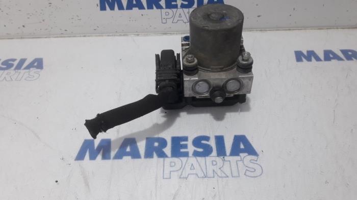 Gebrauchte ABS Pumpe Renault Master III (MA/MB/MC/MD/MH/MF/MG/MH) 2.3 dCi 16V Preis € 181,50 Mit Mehrwertsteuer angeboten von Maresia Parts