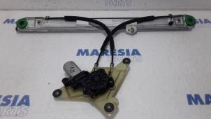 Używane Mechanizm szyby prawej przedniej wersja 2-drzwiowa Renault Master IV (MA/MB/MC/MD/MH/MF/MG/MH) 2.3 dCi 16V Cena € 90,75 Z VAT oferowane przez Maresia Parts
