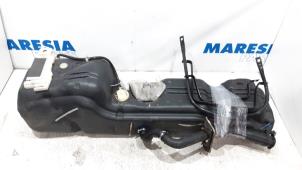 Used Tank Renault Master IV (MA/MB/MC/MD/MH/MF/MG/MH) 2.3 dCi 16V Price € 317,63 Inclusive VAT offered by Maresia Parts