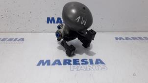 Usagé Sphère de suspension Citroen C6 (TD) 2.2 HdiF 16V Prix € 157,50 Règlement à la marge proposé par Maresia Parts
