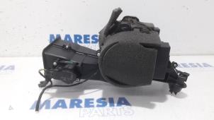 Używane Silnik wentylatora nagrzewnicy Citroen C6 (TD) 2.2 HdiF 16V Cena € 105,00 Procedura marży oferowane przez Maresia Parts