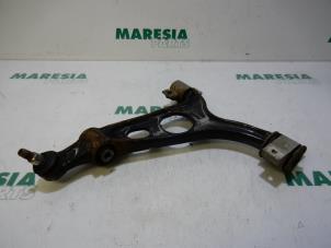 Używane Wahacz zawieszenia dolny prawy przód Alfa Romeo 156 (932) 2.4 JTD Cena € 25,00 Procedura marży oferowane przez Maresia Parts
