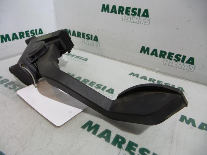 Begagnade Gaspedalsensor Fiat Punto II (188) 1.9 JTD 80 ELX Pris € 20,00 Marginaltabell erbjuds av Maresia Parts
