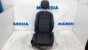 Used Seat, right Peugeot 307 CC (3B) 2.0 16V Price € 131,25 Margin scheme offered by Maresia Parts