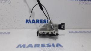 Usagé Serrure arrière droite Citroen C3 (SX/SW) 1.2 Vti 12V PureTech Prix € 65,00 Règlement à la marge proposé par Maresia Parts