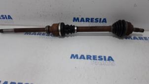 Used Front drive shaft, right Peugeot 307 CC (3B) 2.0 16V Price € 75,00 Margin scheme offered by Maresia Parts