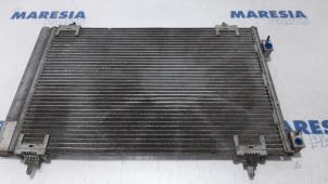 Używane Skraplacz klimatyzacji Peugeot 307 CC (3B) 2.0 16V Cena € 35,00 Procedura marży oferowane przez Maresia Parts