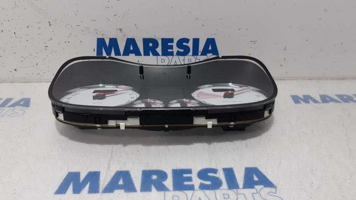 Begagnade Instrumentpanel Peugeot 307 CC (3B) 2.0 16V Pris € 50,00 Marginaltabell erbjuds av Maresia Parts