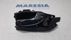 Used Door handle 2-door, right Peugeot 307 CC (3B) 2.0 16V Price € 50,00 Margin scheme offered by Maresia Parts