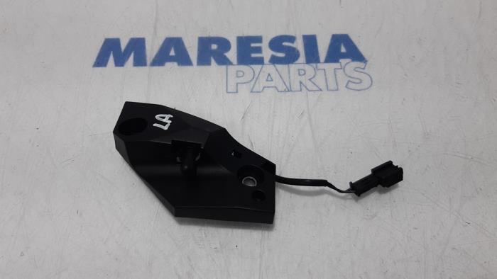 Begagnade Sensor (övriga) Peugeot 307 CC (3B) 2.0 16V Pris € 40,00 Marginaltabell erbjuds av Maresia Parts