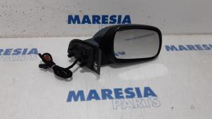 Used Wing mirror, right Peugeot 307 CC (3B) 2.0 16V Price € 50,00 Margin scheme offered by Maresia Parts