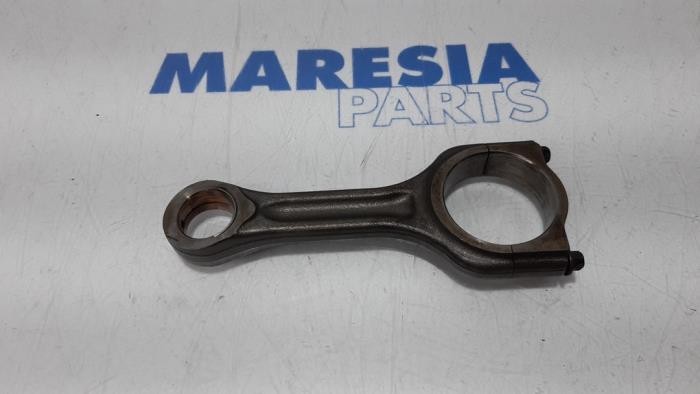 Usagé Bielle Peugeot 308 SW (L4/L9/LC/LJ/LR) 1.6 BlueHDi 120 Prix € 50,00 Règlement à la marge proposé par Maresia Parts