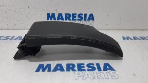 Used Armrest Renault Megane III Grandtour (KZ) 1.5 dCi 110 Price € 60,00 Margin scheme offered by Maresia Parts