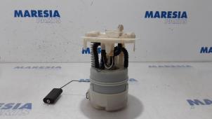 Usagé Pompe d'injection Peugeot 307 CC (3B) 2.0 16V Prix € 45,00 Règlement à la marge proposé par Maresia Parts