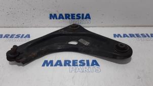 Used Front lower wishbone, left Peugeot 207 SW (WE/WU) 1.6 HDi 16V Price € 25,00 Margin scheme offered by Maresia Parts