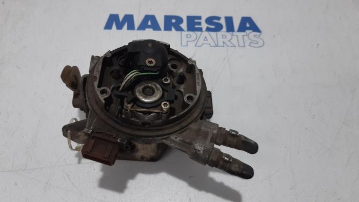 Injector housing from a Renault Laguna I (B56) 1.8 RN,RT 1994