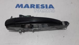 Used Front door handle 4-door, right Peugeot 207 SW (WE/WU) 1.6 HDi 16V Price € 25,00 Margin scheme offered by Maresia Parts