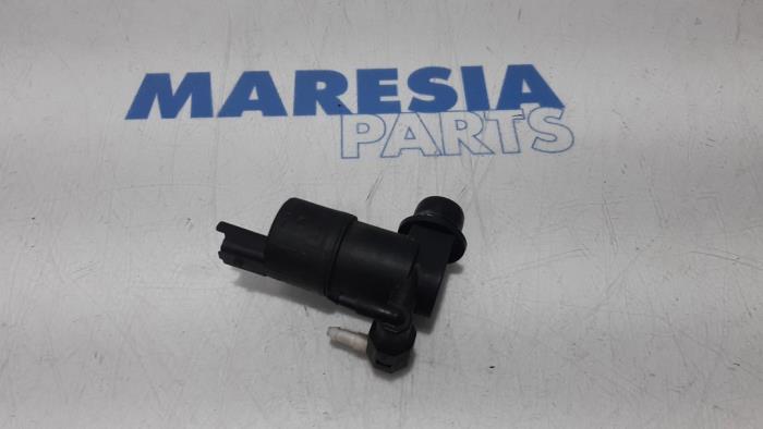 Używane Spryskiwacz przód Peugeot 207 SW (WE/WU) 1.6 HDi 16V Cena € 10,00 Procedura marży oferowane przez Maresia Parts