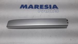 Usados Cubierta de raíl de techo Peugeot 207 SW (WE/WU) 1.6 HDi 16V Precio € 20,00 Norma de margen ofrecido por Maresia Parts