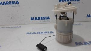 Usados Bomba eléctrica de combustible Peugeot 208 I (CA/CC/CK/CL) 1.6 Vti 16V Precio € 25,00 Norma de margen ofrecido por Maresia Parts