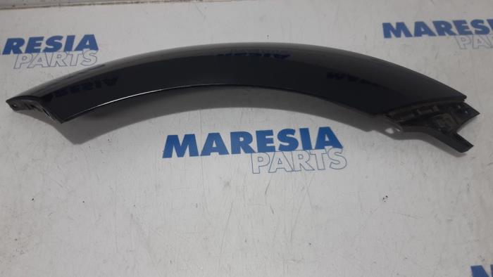 Decorative strip from a Renault Megane III Coupe (DZ) 2.0 16V RS Turbo 2011
