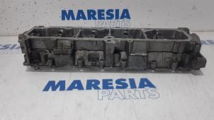 Used Camshaft housing Peugeot 5008 I (0A/0E) 1.6 HDiF 16V Price € 75,00 Margin scheme offered by Maresia Parts