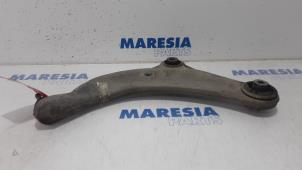 Used Front lower wishbone, right Renault Megane III Coupe (DZ) 2.0 16V RS Turbo Price € 105,00 Margin scheme offered by Maresia Parts