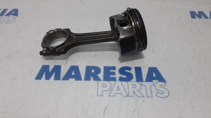 Gebrauchte Kolben Fiat Panda (312) 0.9 TwinAir Turbo 85 Preis € 50,00 Margenregelung angeboten von Maresia Parts