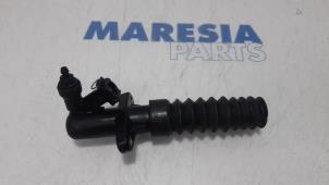 Used Clutch master cylinder Citroen C3 (SX/SW) 1.6 Blue HDi 75 16V Price € 75,00 Margin scheme offered by Maresia Parts
