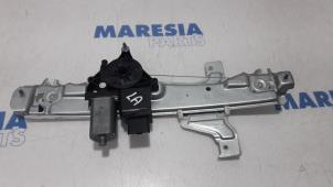 Używane Mechanizm szyby lewej tylnej wersja 4-drzwiowa Citroen C3 (SX/SW) 1.6 Blue HDi 75 16V Cena € 85,00 Procedura marży oferowane przez Maresia Parts