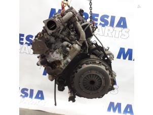 Engine from a Fiat Stilo (192A/B) 1.9 JTD 80 5-Drs. 2004