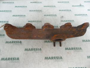 Used Exhaust manifold Peugeot 307 SW (3H) 1.6 HDiF 110 16V Price € 24,95 Margin scheme offered by Maresia Parts