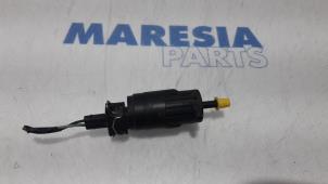 Gebrauchte Scheibensprüherpumpe vorne Peugeot Boxer (U9) 2.0 BlueHDi 130 Preis € 36,30 Mit Mehrwertsteuer angeboten von Maresia Parts