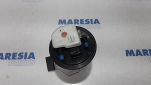 Used Electric fuel pump Peugeot 208 I (CA/CC/CK/CL) 1.6 Blue HDi 75 Price € 49,99 Margin scheme offered by Maresia Parts