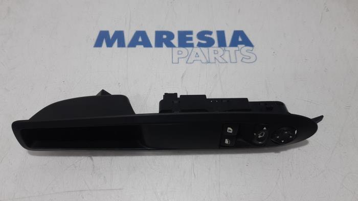 Usados Interruptor combinado de ventanillas Citroen DS3 (SA) 1.6 e-HDi 16V 115 Precio € 29,99 Norma de margen ofrecido por Maresia Parts