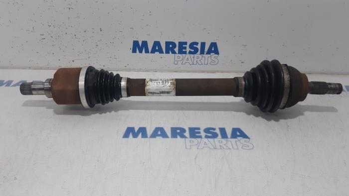 Front drive shaft, left from a Citroën DS3 (SA) 1.6 e-HDi 16V 115 2013