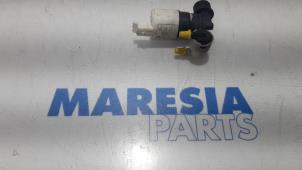 Usados Bomba de limpiaparabrisas delante Peugeot Boxer (U9) 2.0 BlueHDi 130 Precio € 12,10 IVA incluido ofrecido por Maresia Parts