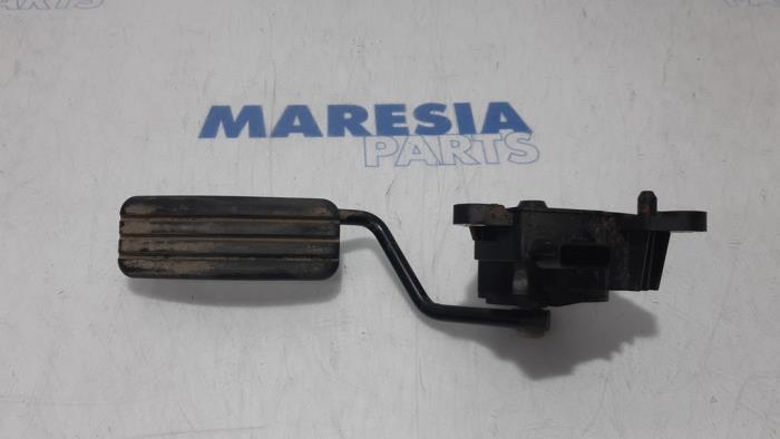Begagnade Gaspedalsensor Renault Kangoo Express (FW) 1.5 dCi 90 FAP Pris € 50,00 Marginaltabell erbjuds av Maresia Parts