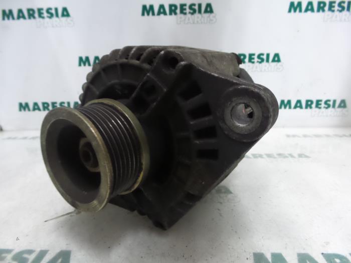 Begagnade Dynamo Fiat Marea Weekend (185BX/CX) 1.8 ELX 16V Pris € 40,00 Marginaltabell erbjuds av Maresia Parts