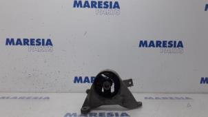 Używane Wspornik silnika Fiat Croma (194) 2.2 MPI 16V Cena € 25,00 Procedura marży oferowane przez Maresia Parts
