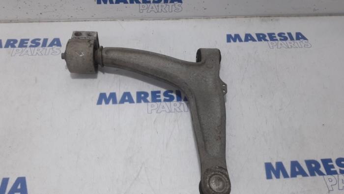 Front wishbone, left from a Fiat Croma (194) 2.2 MPI 16V 2008