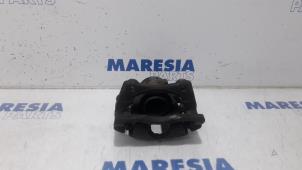 Used Front brake calliper, right Renault Clio IV Estate/Grandtour (7R) 1.5 Energy dCi 90 FAP Price € 25,00 Margin scheme offered by Maresia Parts