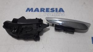 Used Rear door handle 4-door, right Fiat Croma (194) 2.2 MPI 16V Price € 30,00 Margin scheme offered by Maresia Parts