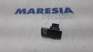 Used AUX / USB connection Fiat Croma (194) 2.2 MPI 16V Price € 25,00 Margin scheme offered by Maresia Parts
