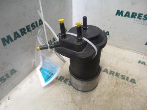 Usagé Boîtier de filtre carburant Renault Kangoo Express (FC) 1.5 dCi 60 Prix € 30,25 Prix TTC proposé par Maresia Parts