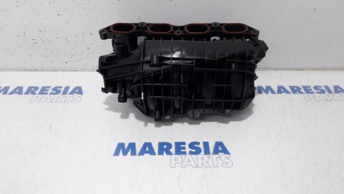 Używane Kolektor dolotowy Peugeot 308 (4A/C) 1.6 VTI 16V Cena € 34,99 Procedura marży oferowane przez Maresia Parts