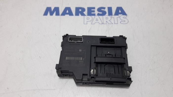 Card reader (lock) from a Renault Clio IV Estate/Grandtour (7R) 1.5 Energy dCi 90 FAP 2017