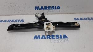 Usagé Mécanique vitre 4portes avant droite Fiat Panda (312) 0.9 TwinAir 60 Prix € 50,00 Règlement à la marge proposé par Maresia Parts