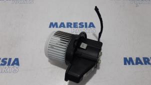 Usados Motor de ventilador de calefactor Fiat Panda (312) 0.9 TwinAir 60 Precio € 25,00 Norma de margen ofrecido por Maresia Parts